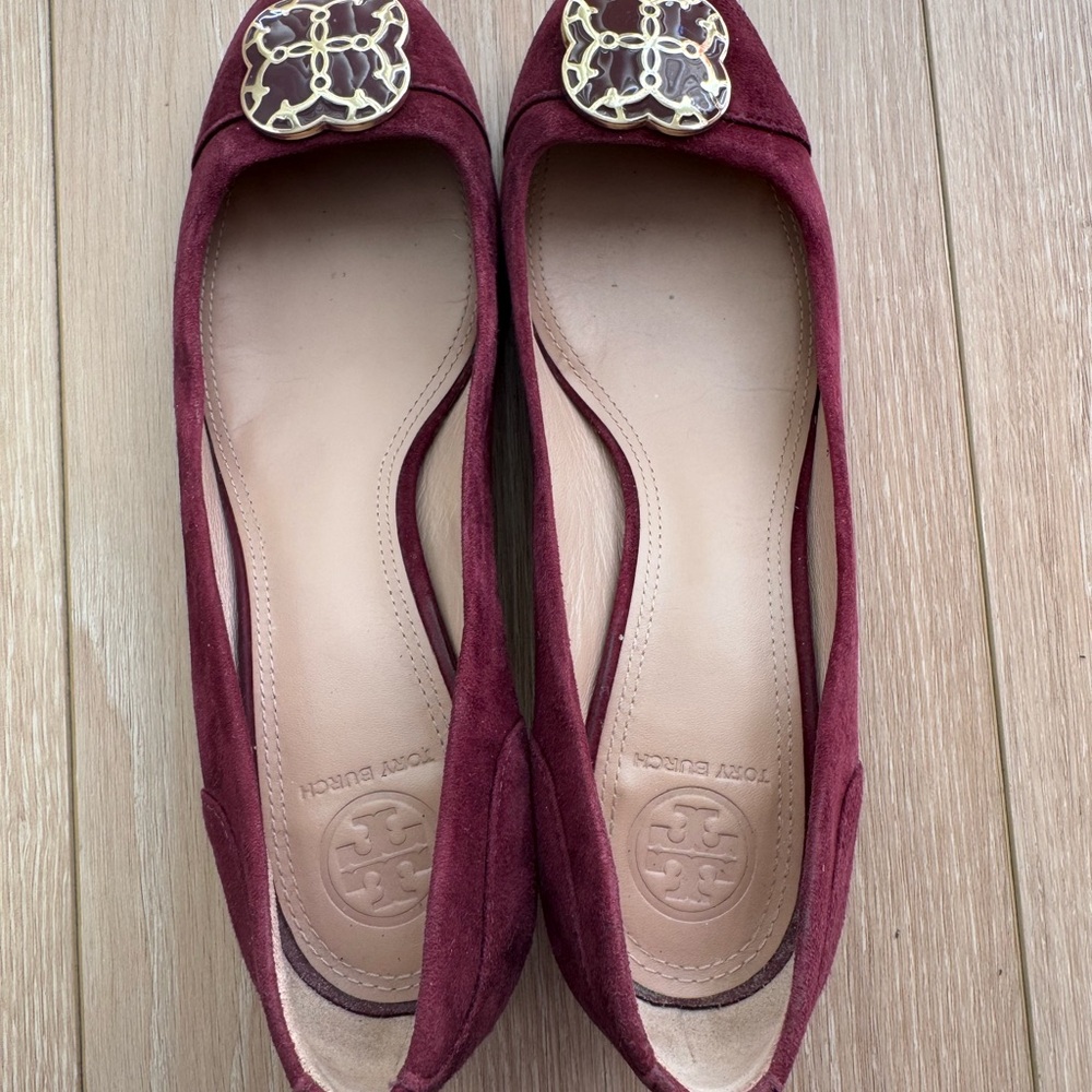 Tory Burch Burgundy Suede Flats 6.5M Amazing Condition